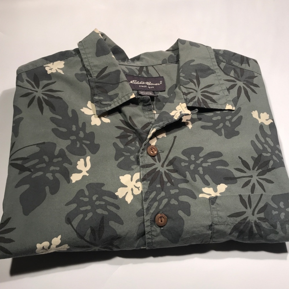 Eddie Bauer Hawaiian aloha flower button up shirt